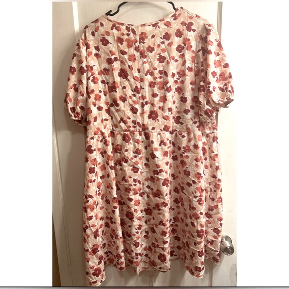 Plus Allover Floral Print Puff Sleeve Overlap Collar Dress - Picture 4 of 6